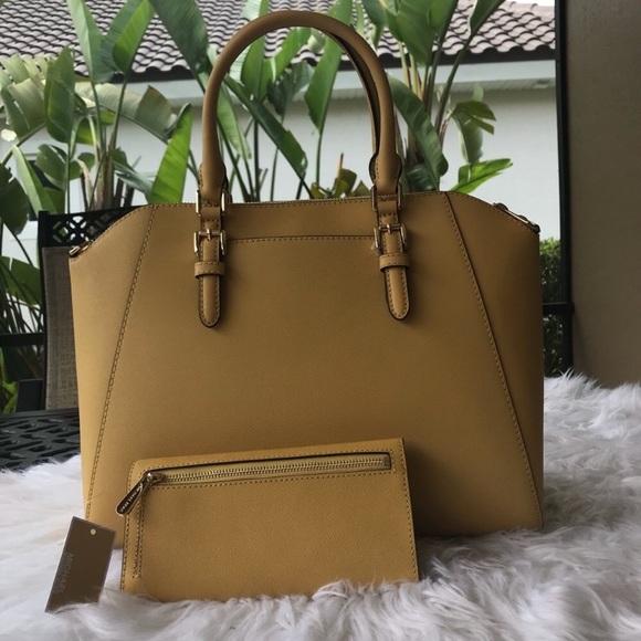 Michael Kors Large Ciara satchel & wallet bundle - Picture 4 of 7